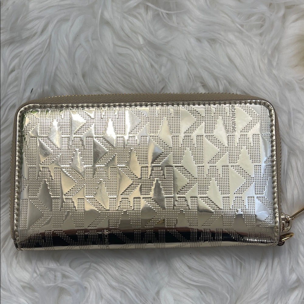 Michael Kors Metallic Gold Wallet - Picture 4 of 9